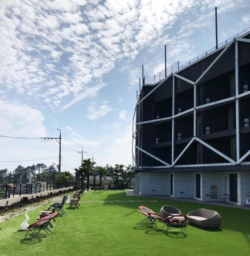 Gladsheim Hotel Seogwipo Exterior photo